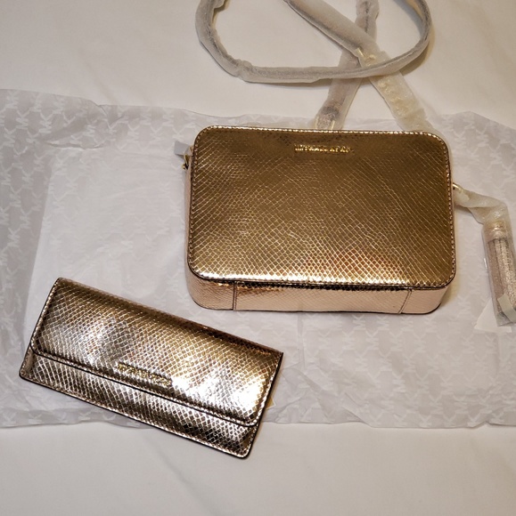 Michael kors Ginny Medium Crossbody (wallet-SOLD) - Picture 2 of 6